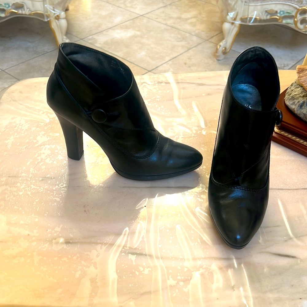 Boots size 8